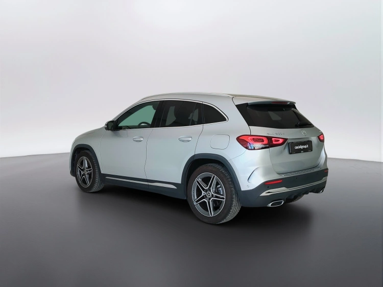 7 - Mercedes-Benz GLA 200 d Premium 4matic auto
