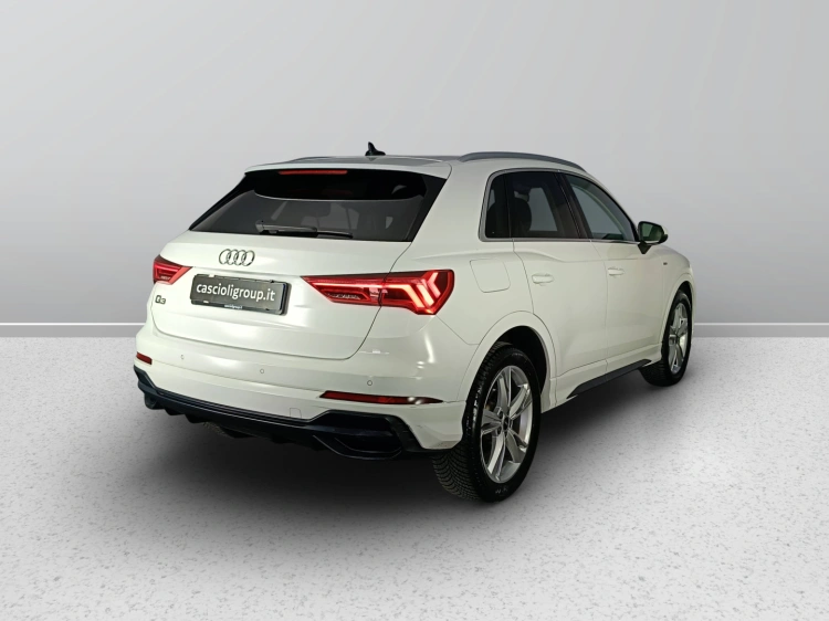4 - Audi Q3 Q3 35 2.0 tdi s-tronic