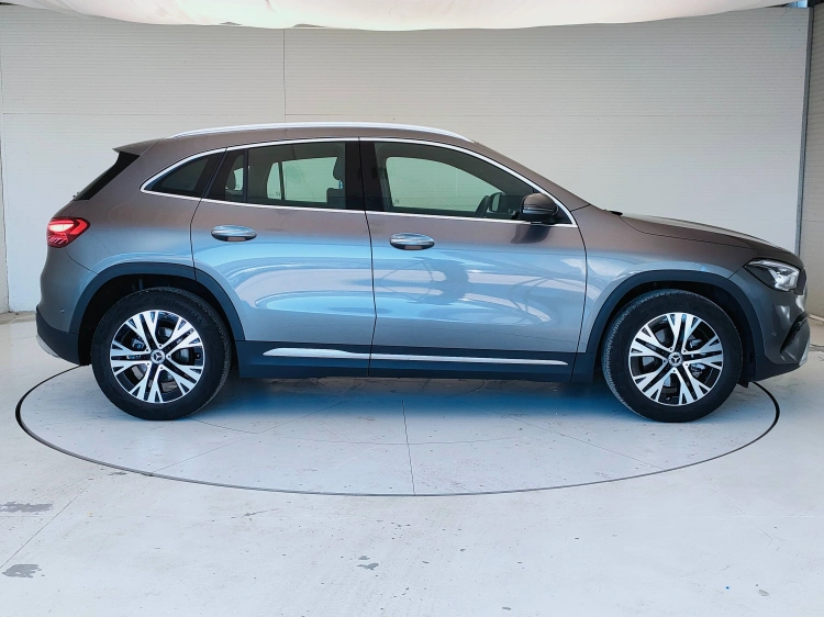 4 - Mercedes-Benz GLA 180 d Progressive Advanced Plus auto