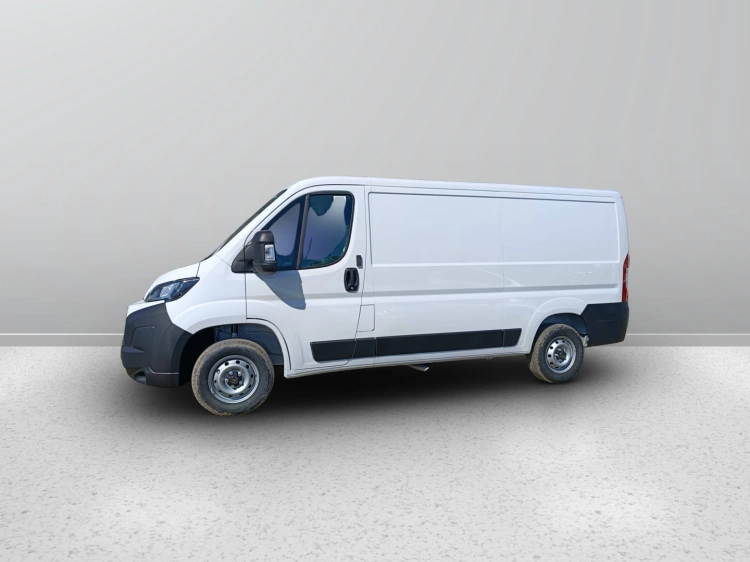 3 - Toyota Professional Proace Max PMAXVAN 120M L2H1 33 BUS MY25
