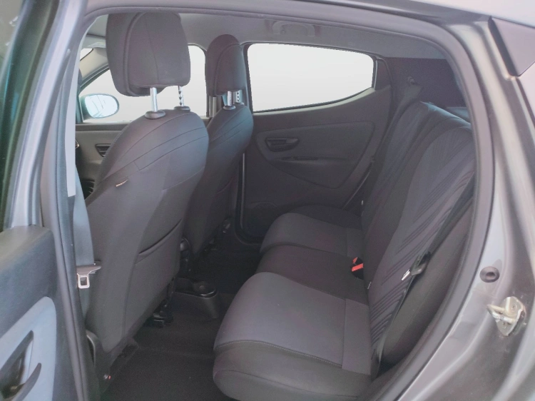 15 - Lancia Ypsilon Ypsilon 1.0 firefly hybrid Gold s&s 70cv