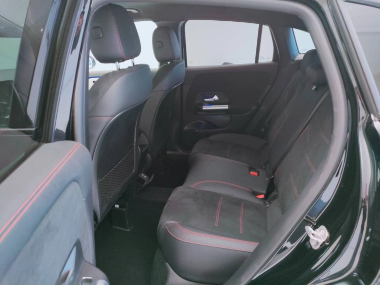 10 - Mercedes-Benz GLA 200 d AMG Line Advanced Plus 4matic auto