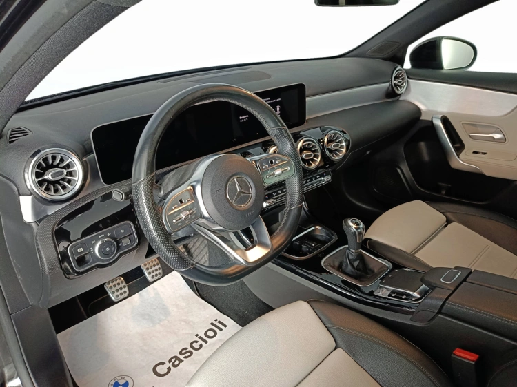 7 - Mercedes-Benz Classe A 180 d Premium