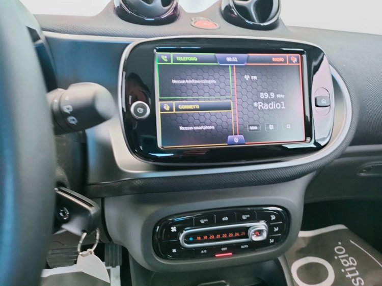 16 - smart fortwo Fortwo eq Passion 22kW