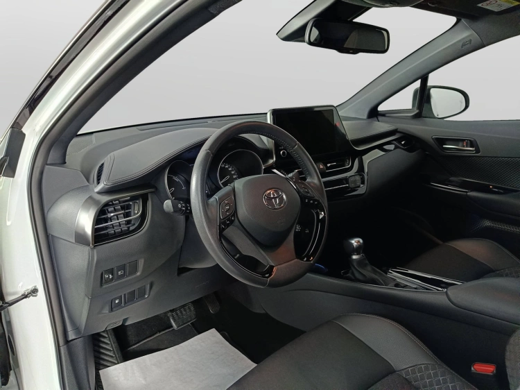 7 - Toyota C-HR C-HR 2.0h Trend e-cvt