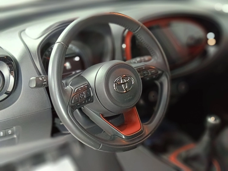 17 - Toyota Aygo X Aygo X 1.0 Lounge 72cv