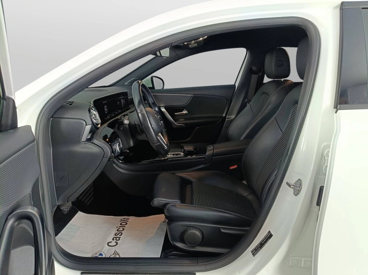 8 - Mercedes-Benz Classe A 180 d Sport Extra auto