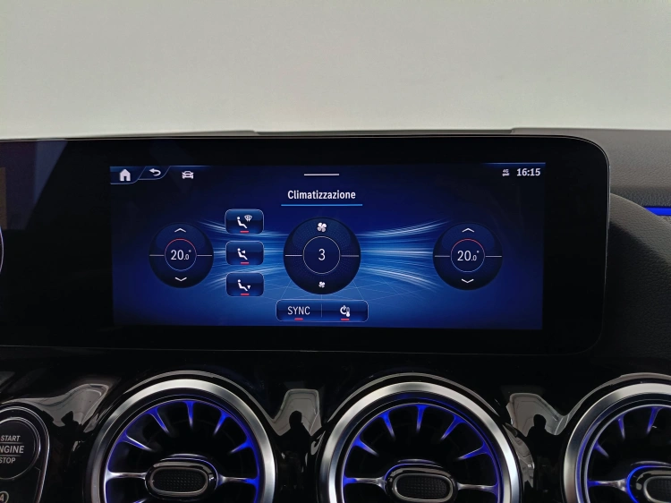 14 - Mercedes-Benz GLA 200 d AMG Line Premium 4matic auto