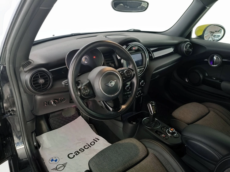 8 - MINI Cooper Mini 3p Cooper SE M auto