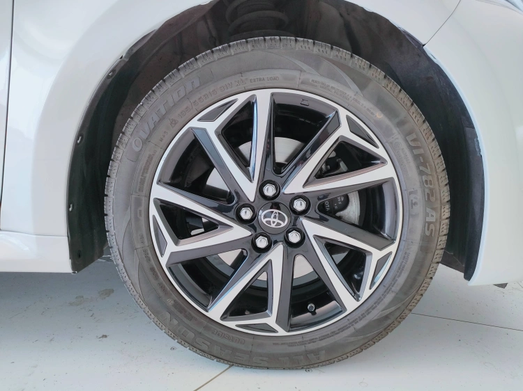 11 - Toyota Yaris Yaris 1.5h Style