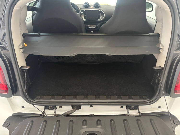 10 - smart fortwo Fortwo eq Passion 4,6kW