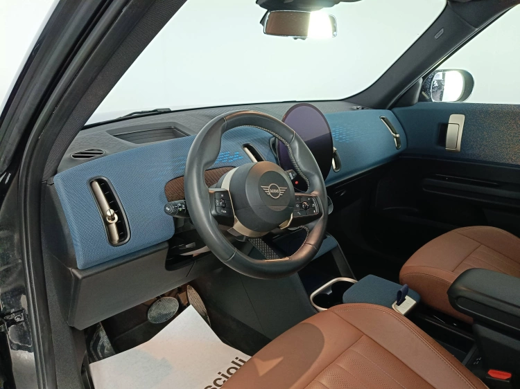 7 - MINI Countryman Mini Countryman 2.0 48V D Favoured auto