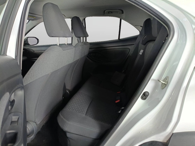 9 - Toyota Yaris Cross Yaris Cross 1.5h Business fwd 116cv e-cvt