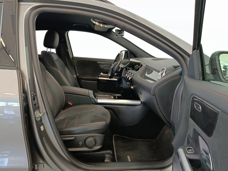 11 - Mercedes-Benz GLA 180 d AMG Line Advanced Plus auto