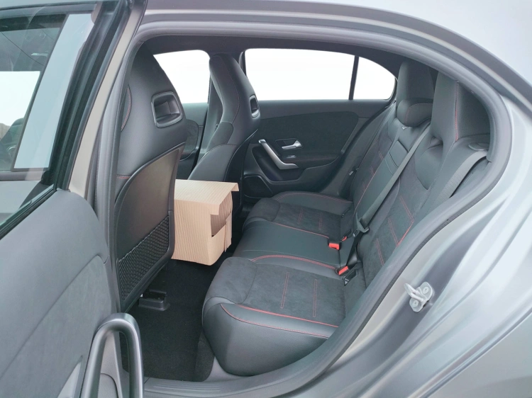 10 - Mercedes-Benz Classe A 200 d Automatic