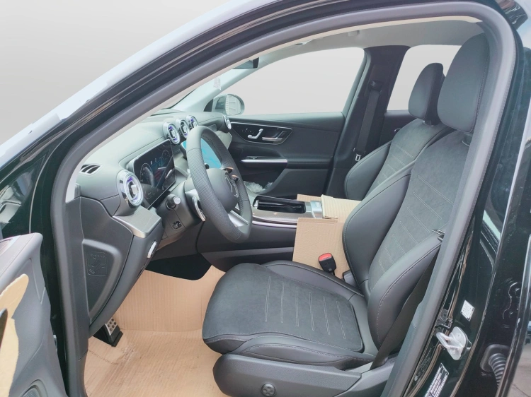 13 - Mercedes-Benz GLC 220 d 4MATIC