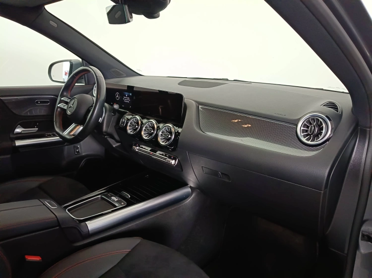 10 - Mercedes-Benz GLA 200 d AMG Line Premium 4matic auto