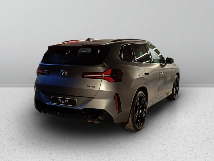 4 - BMW X3 BMW X3 M50 xDrive