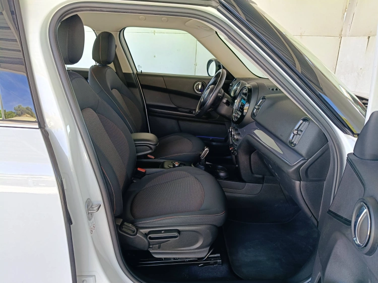 11 - MINI Countryman Mini Countryman 2.0 Cooper D Boost auto my18