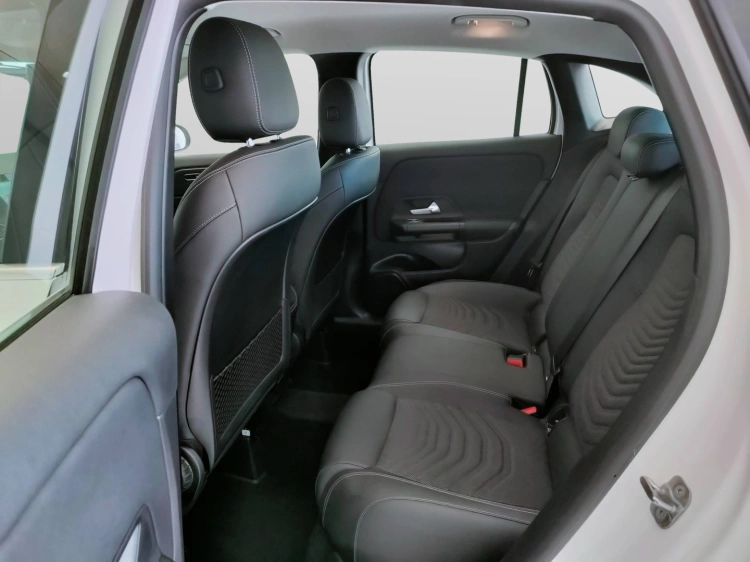 13 - Mercedes-Benz GLA 200 d Advanced 4matic auto