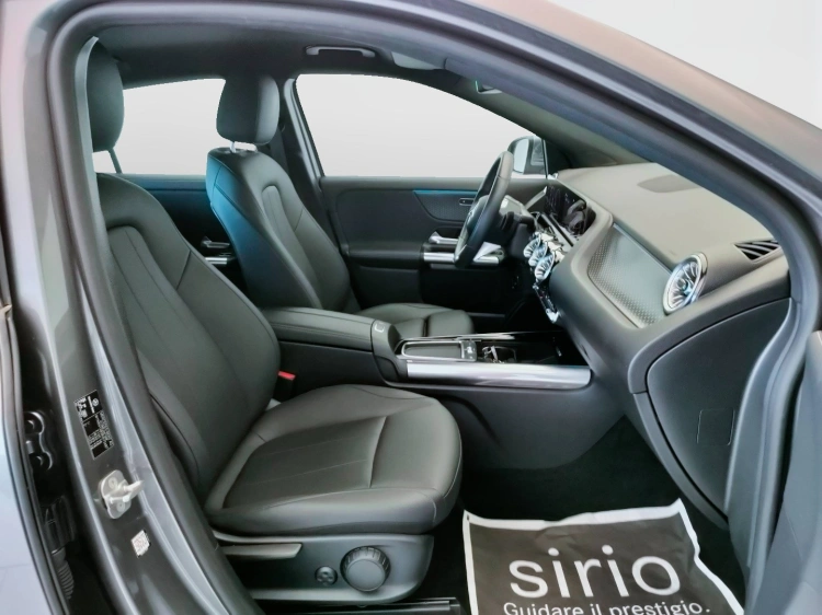 16 - Mercedes-Benz GLA 180 d Progressive Advanced Plus auto