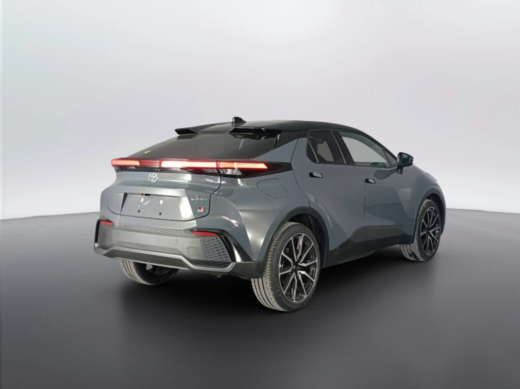 4 - Toyota C-HR C-HR 2.0 PHEV FWD    GR SPORT