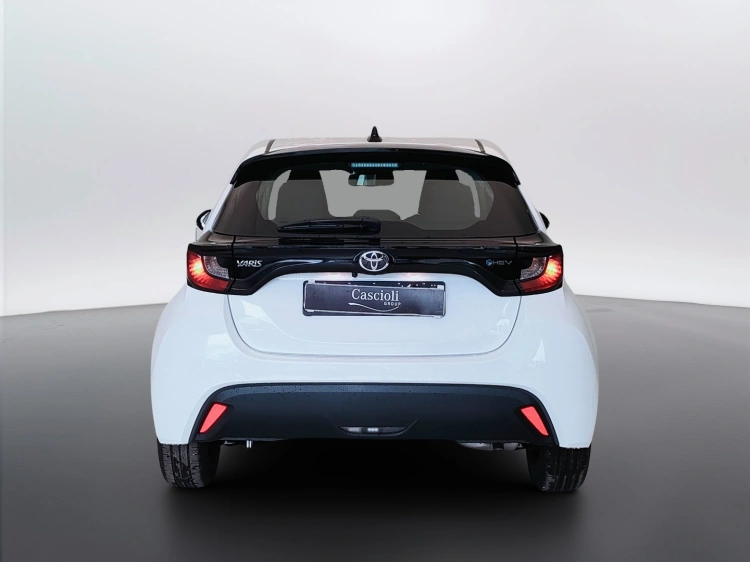6 - Toyota Yaris YARIS 15H ECVT 5P ACTIVE MY25