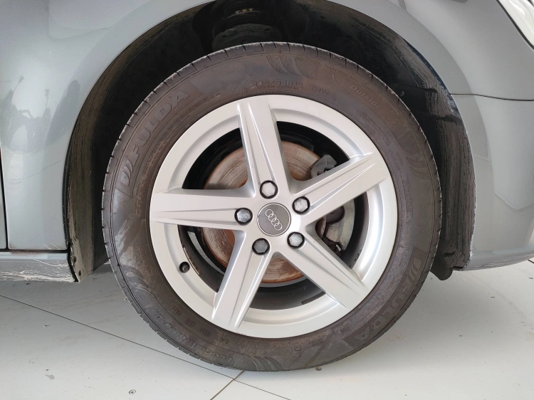 8 - Audi A3 A3 Sportback 30 1.6 tdi Business 116cv