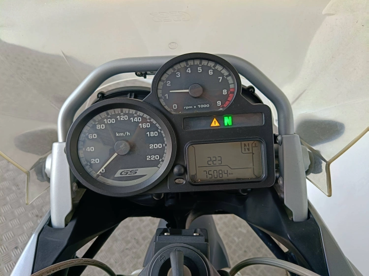 8 - BMW Motorrad R 1200 GS R 1200 GS