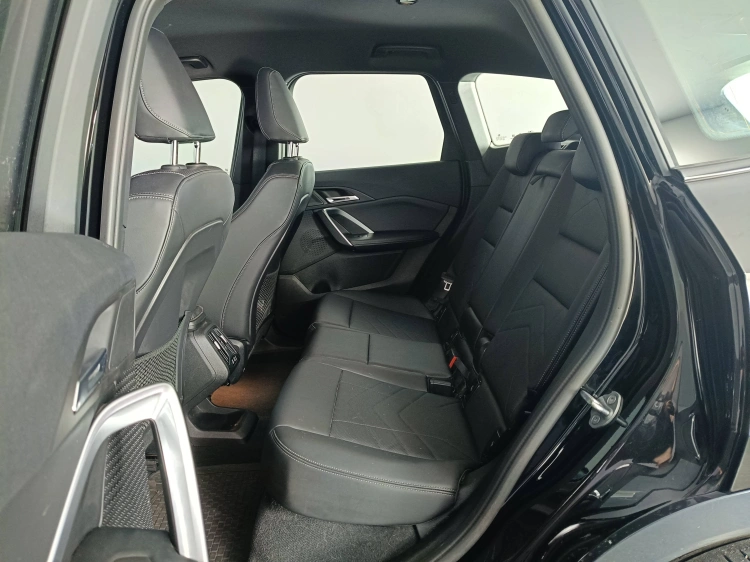 9 - BMW iX1 iX1 edrive 20 X-Line