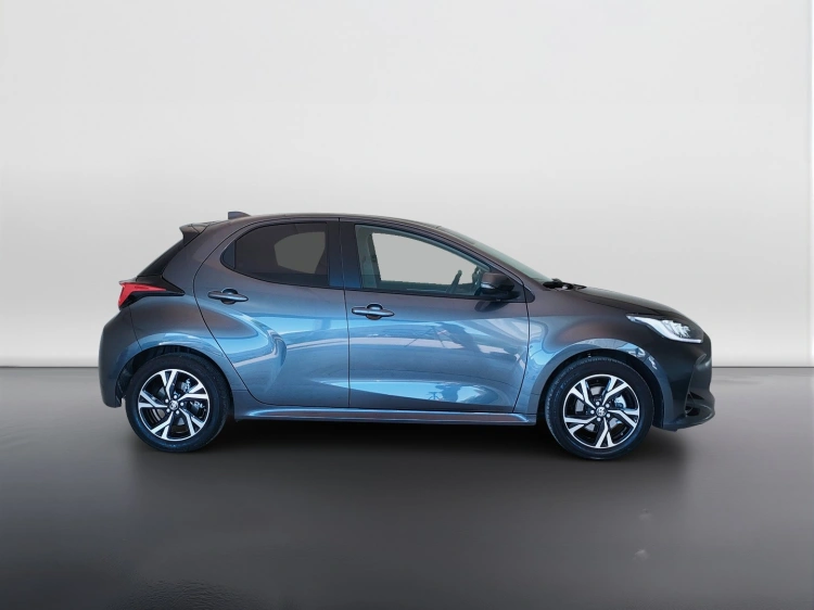 4 - Toyota Yaris Yaris 1.5h Trend