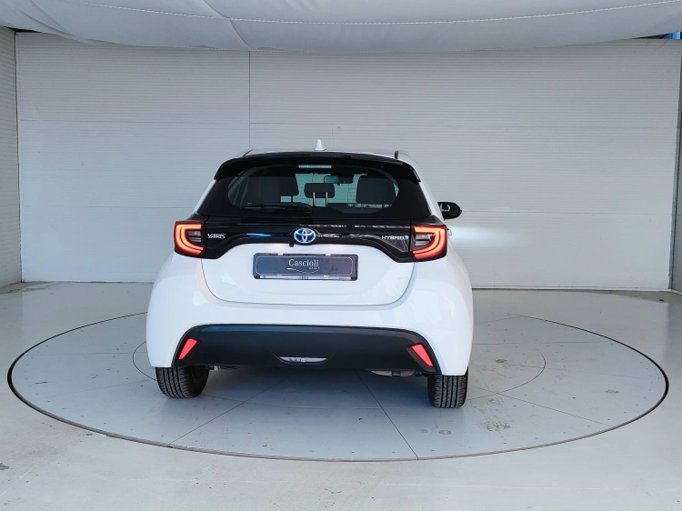 4 - Toyota Yaris Yaris 1.5h Trend