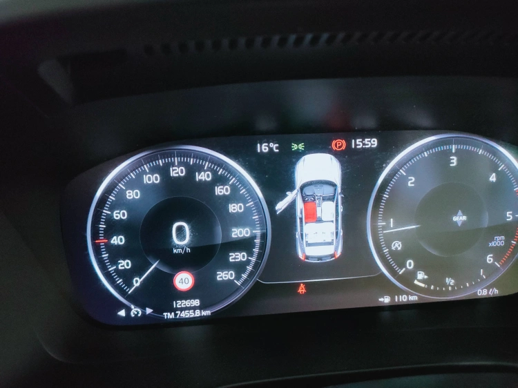 14 - Volvo XC40 XC40 2.0 d3 Inscription