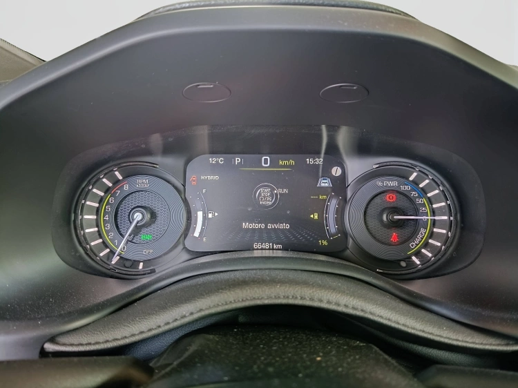 12 - Jeep Renegade 2019 Renegade 1.3 t4 phev Trailhawk 4xe at6