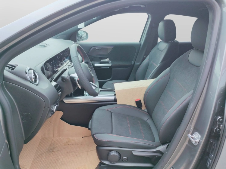 8 - Mercedes-Benz GLA 200 d automatic