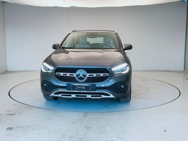 2 - Mercedes-Benz GLA 220 d Sport Plus 4matic auto