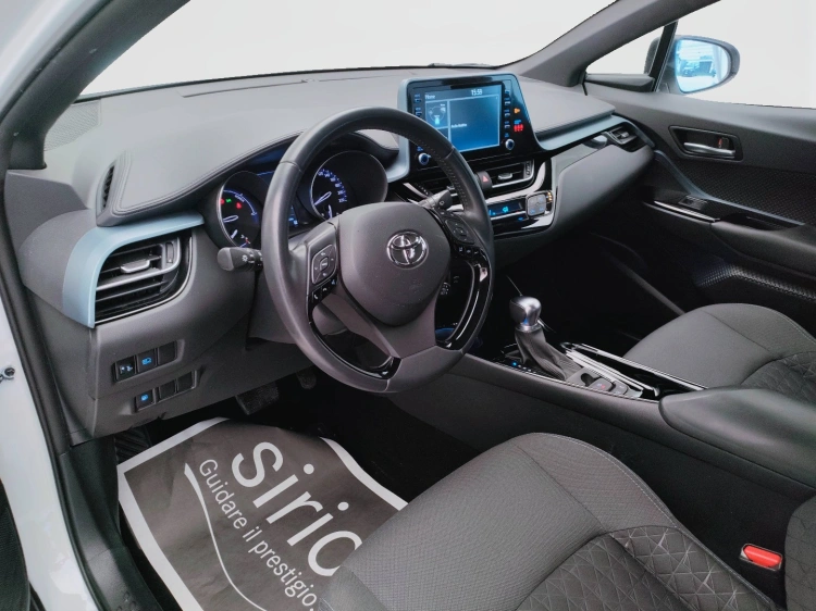 13 - Toyota C-HR C-HR 1.8h Trend e-cvt