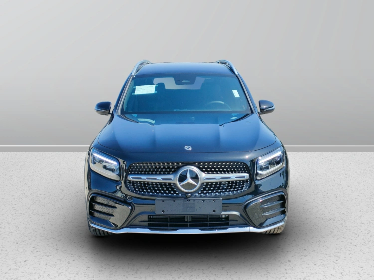2 - Mercedes-Benz GLB 200 d Automatic 4MATIC