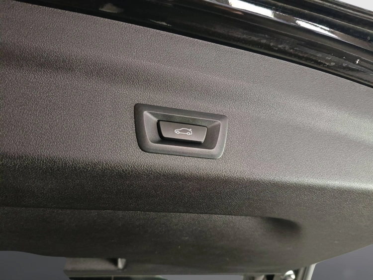 19 - BMW X1 X1 sdrive18i X-Line auto