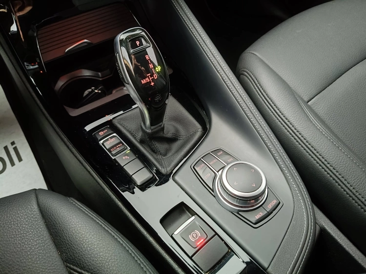 16 - BMW X1 X1 sdrive18d xLine Plus auto