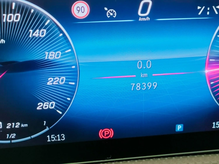 16 - Mercedes-Benz Classe A 180 d Progressive Advanced auto