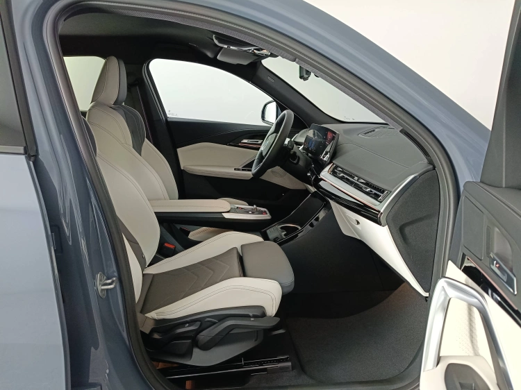 11 - BMW X2 BMW X2 sDrive18d