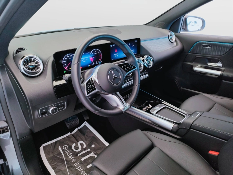 17 - Mercedes-Benz GLA 180 d Progressive Advanced Plus auto