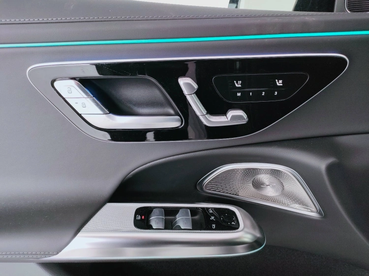 12 - Mercedes-Benz Classe E 300 de phev AMG Line Premium 4matic auto