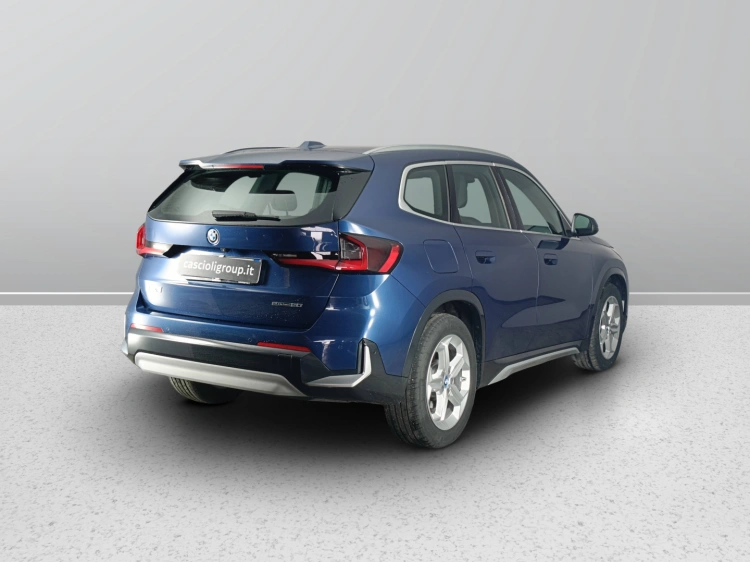 4 - BMW iX1 iX1 edrive 20 X-Line