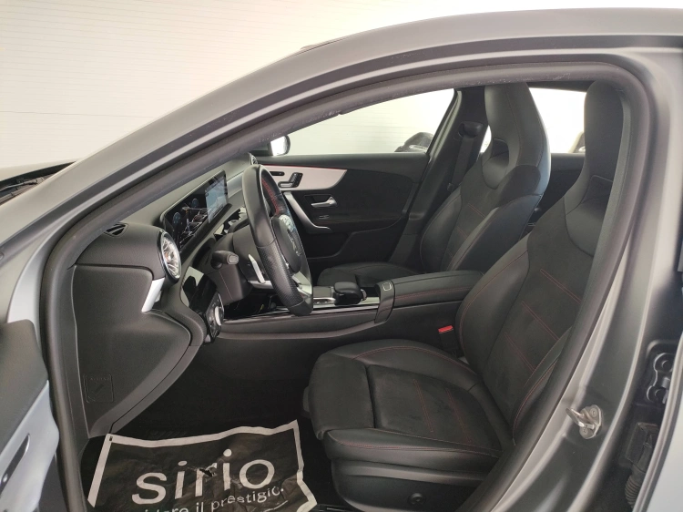 14 - Mercedes-Benz Classe A 200 d Premium auto