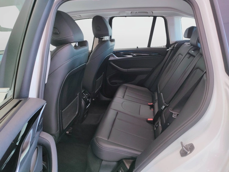 13 - BMW X3 X3 xdrive30e auto