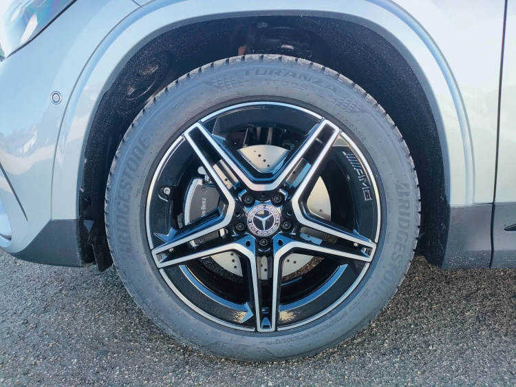 7 - Mercedes-Benz GLA 200 d automatic