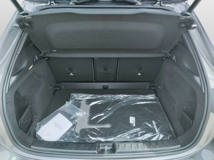 5 - Mercedes-Benz GLA 200 d automatic