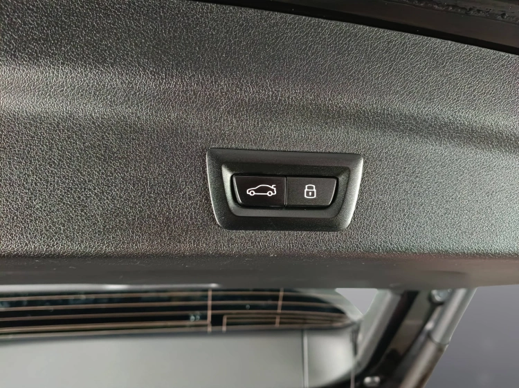 17 - BMW X1 X1 sdrive18d Edition Essence auto